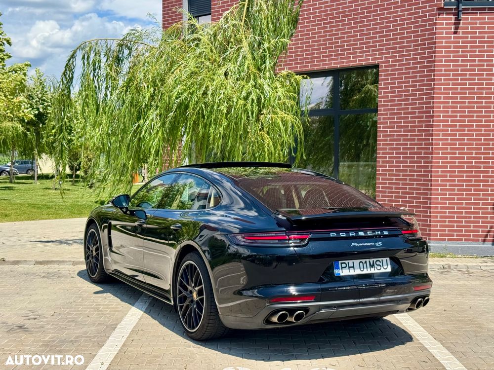 Porsche Panamera 4S - 3