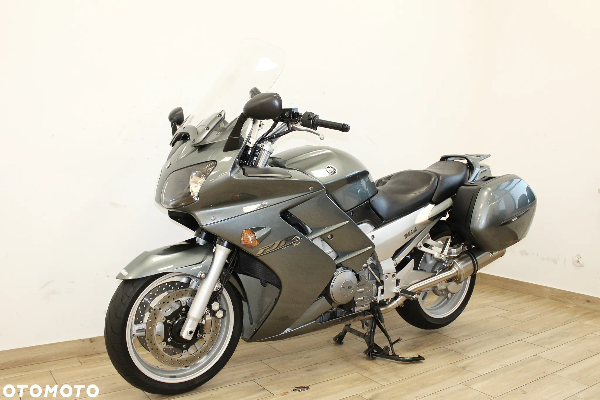 Yamaha FJR - 4