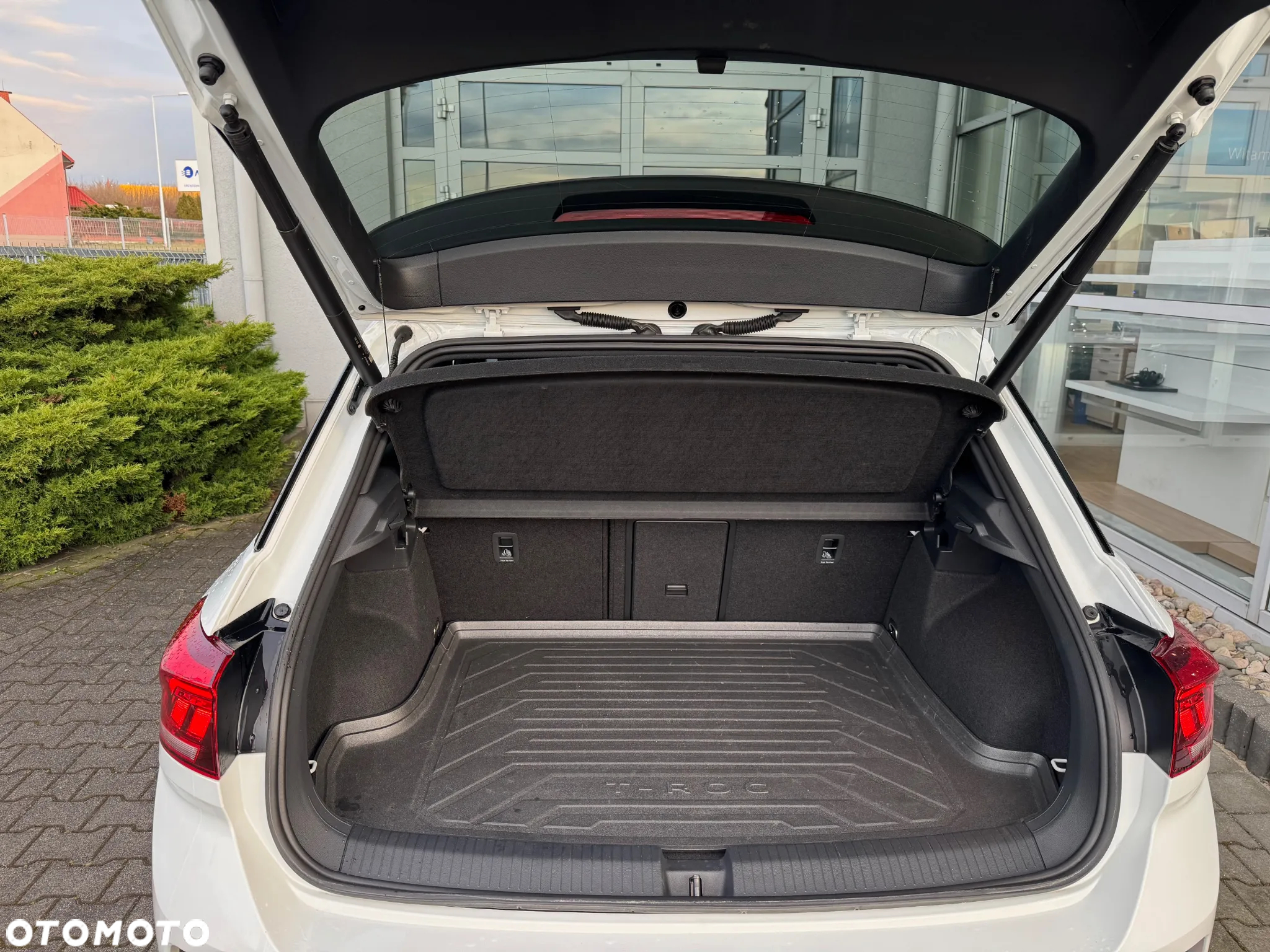 Volkswagen T-Roc 1.5 TSI R-Line DSG - 24