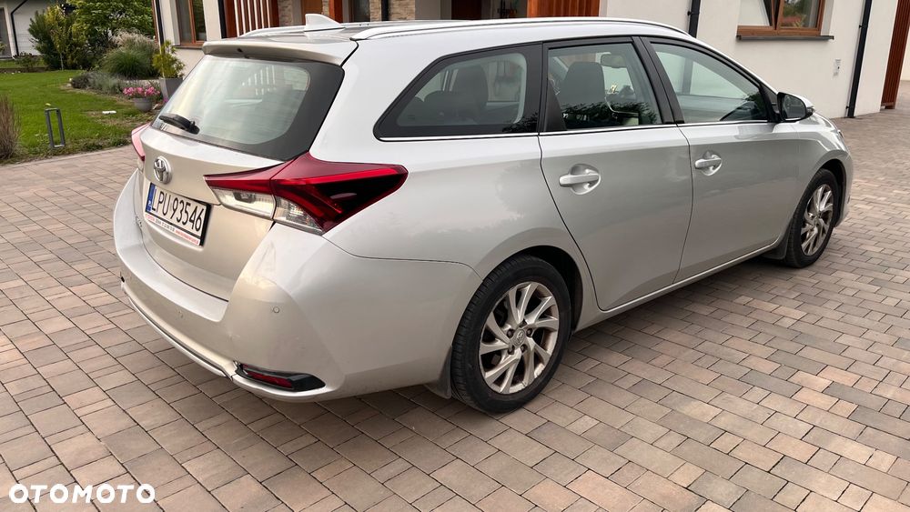 Toyota Auris 1.6 Prestige - 4