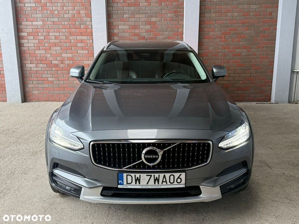 Volvo V90 Cross Country - 2
