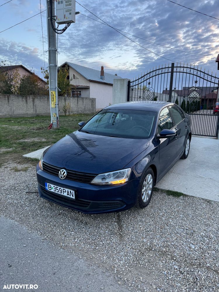 Volkswagen Jetta - 2