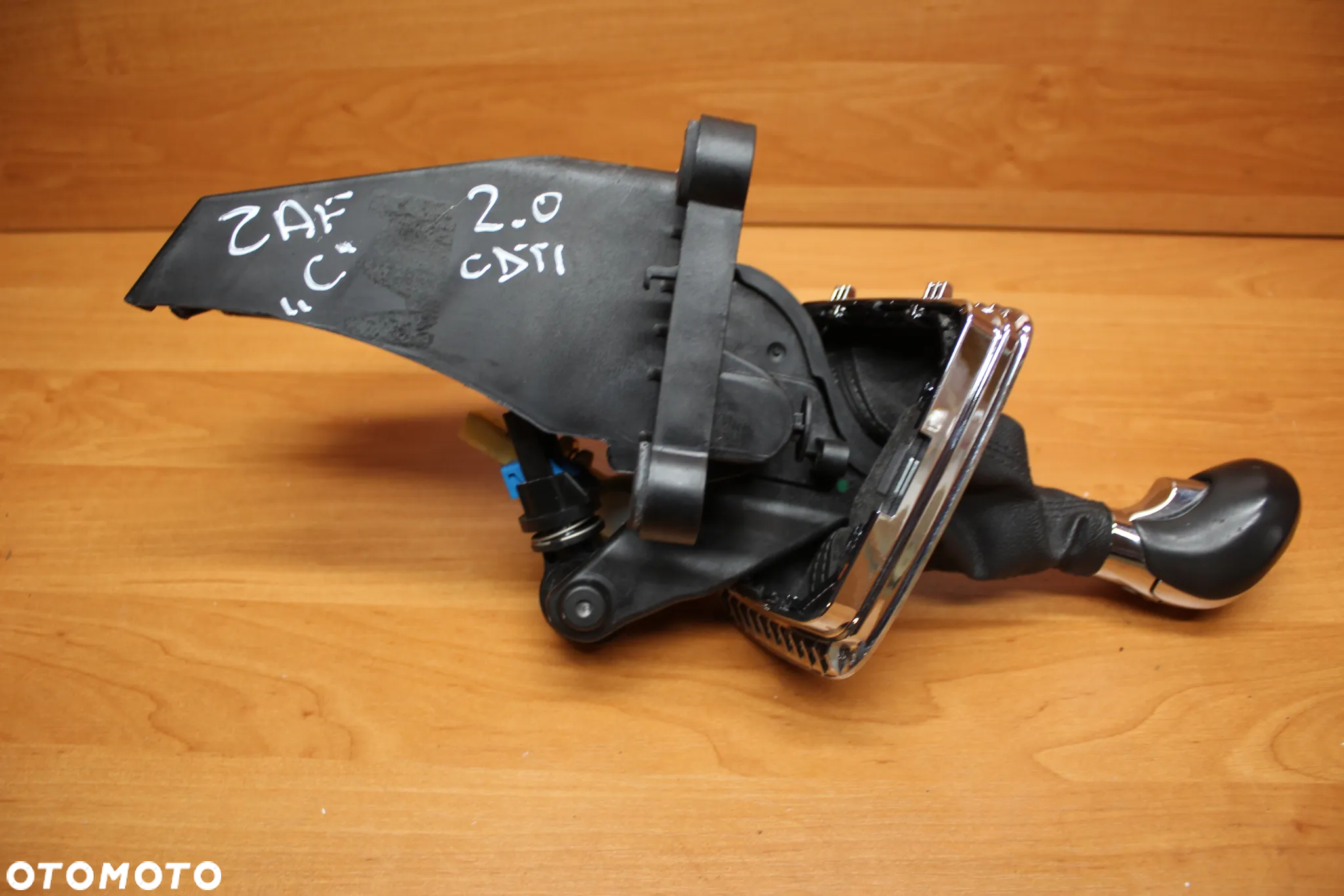 GAŁKA LEWAREK WYBIERAK ZMIANY BIEGÓW OPEL ZAFIRA C 6 BIEGÓW 8126600102 8126600010 - 6