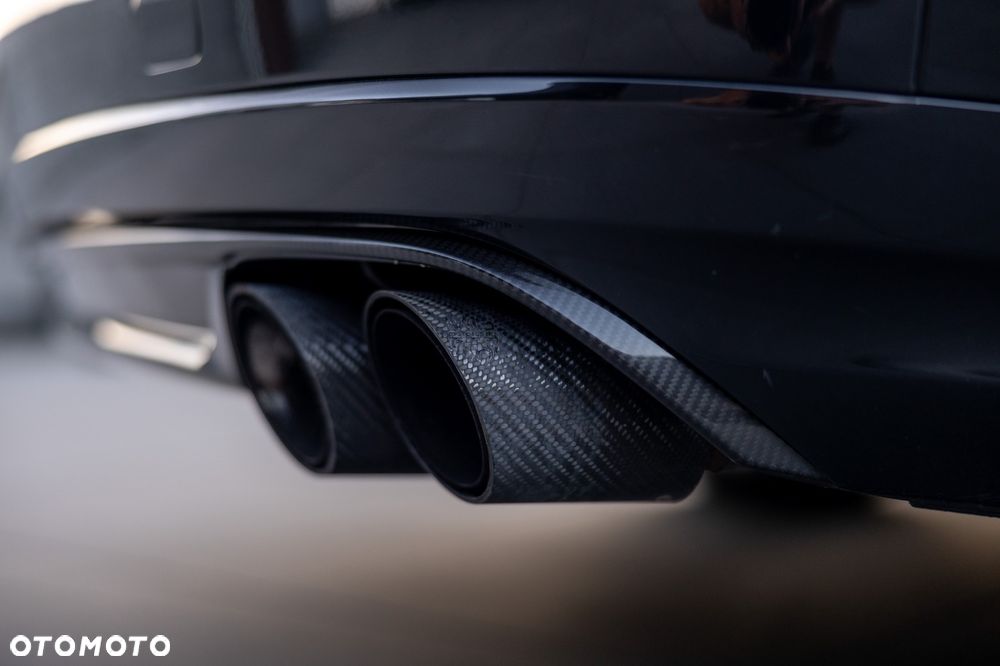 Audi S8 - 8