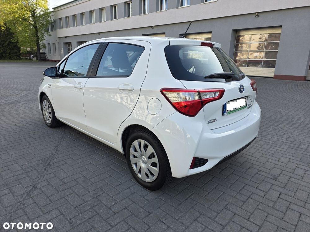 Toyota Yaris Hybrid 100 Active - 5