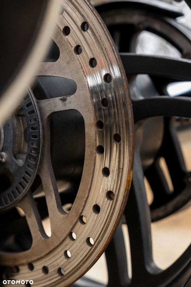 Triumph Thunderbird - 32