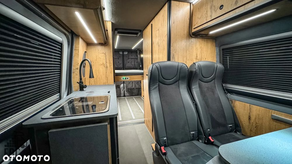 Mercedes-Benz Sprinter - 10