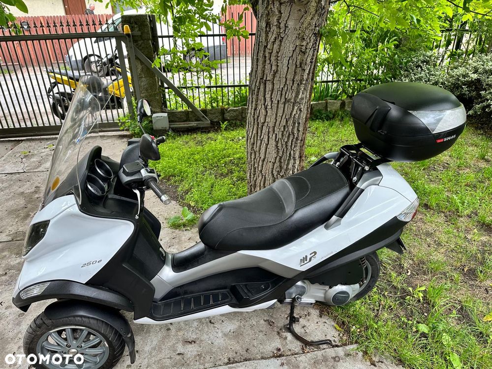 Piaggio MP-3 - 3
