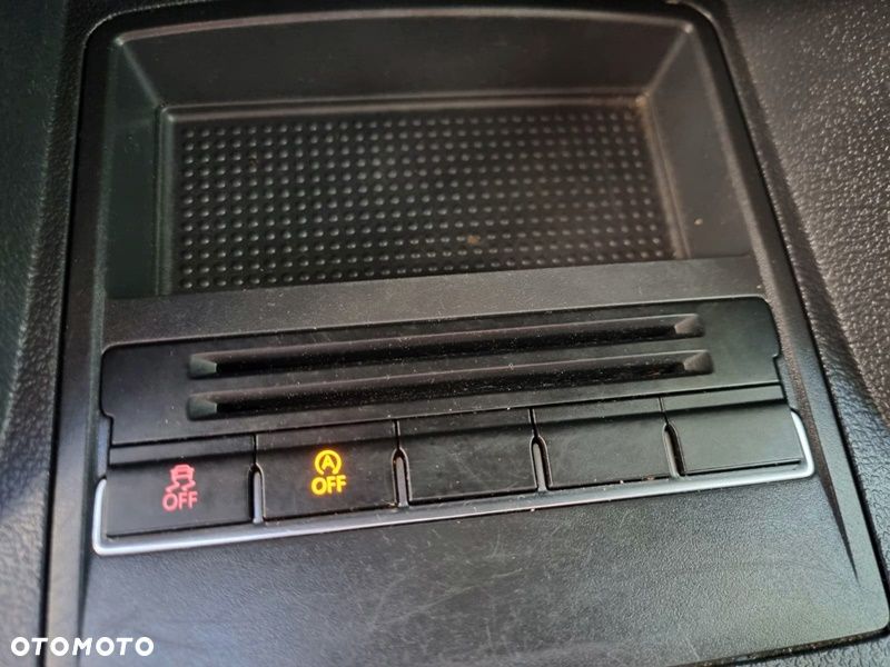 Volkswagen Touran 2.0 TDI Highline - 12