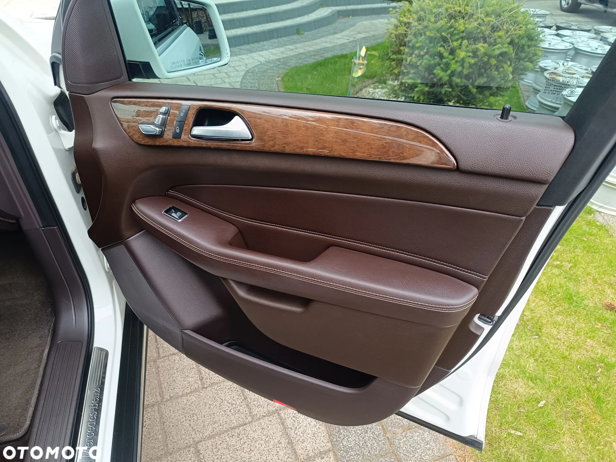 Mercedes-Benz GLE - 12