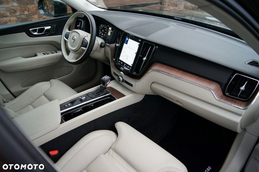 Volvo XC 60 T5 AWD Geartronic Momentum Pro - 20