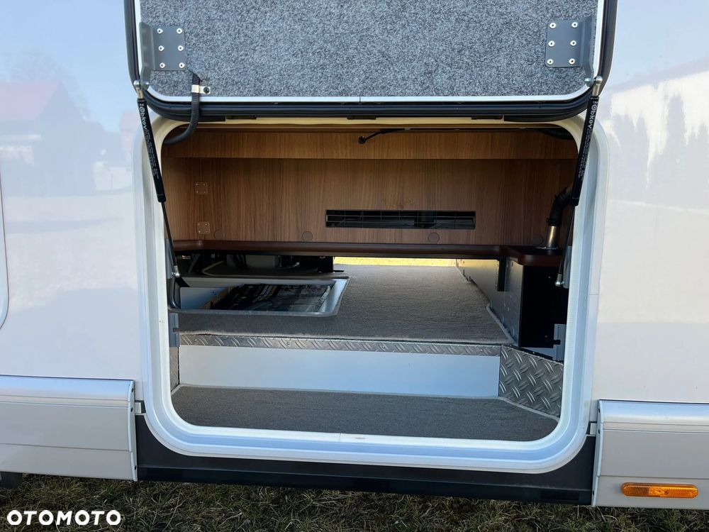 Carthago CHIC E-LINE I 61XL LE - 23