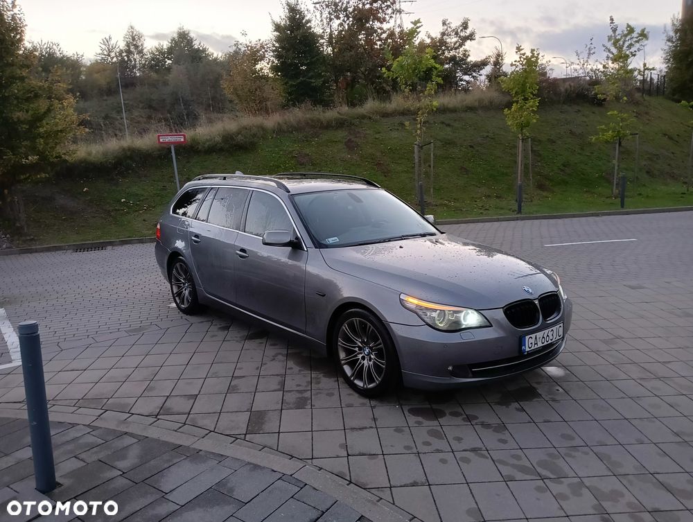 BMW Seria 5 525d Touring - 9