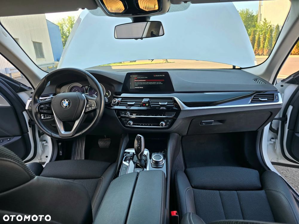 BMW Seria 5 530e iPerformance xDrive Luxury Line - 16