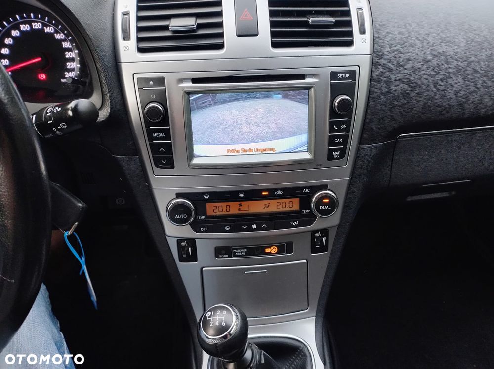 Toyota Avensis - 16