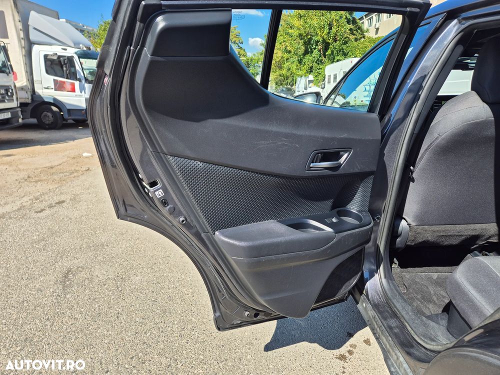 Toyota C-HR Hybrid Business-Edition - 18