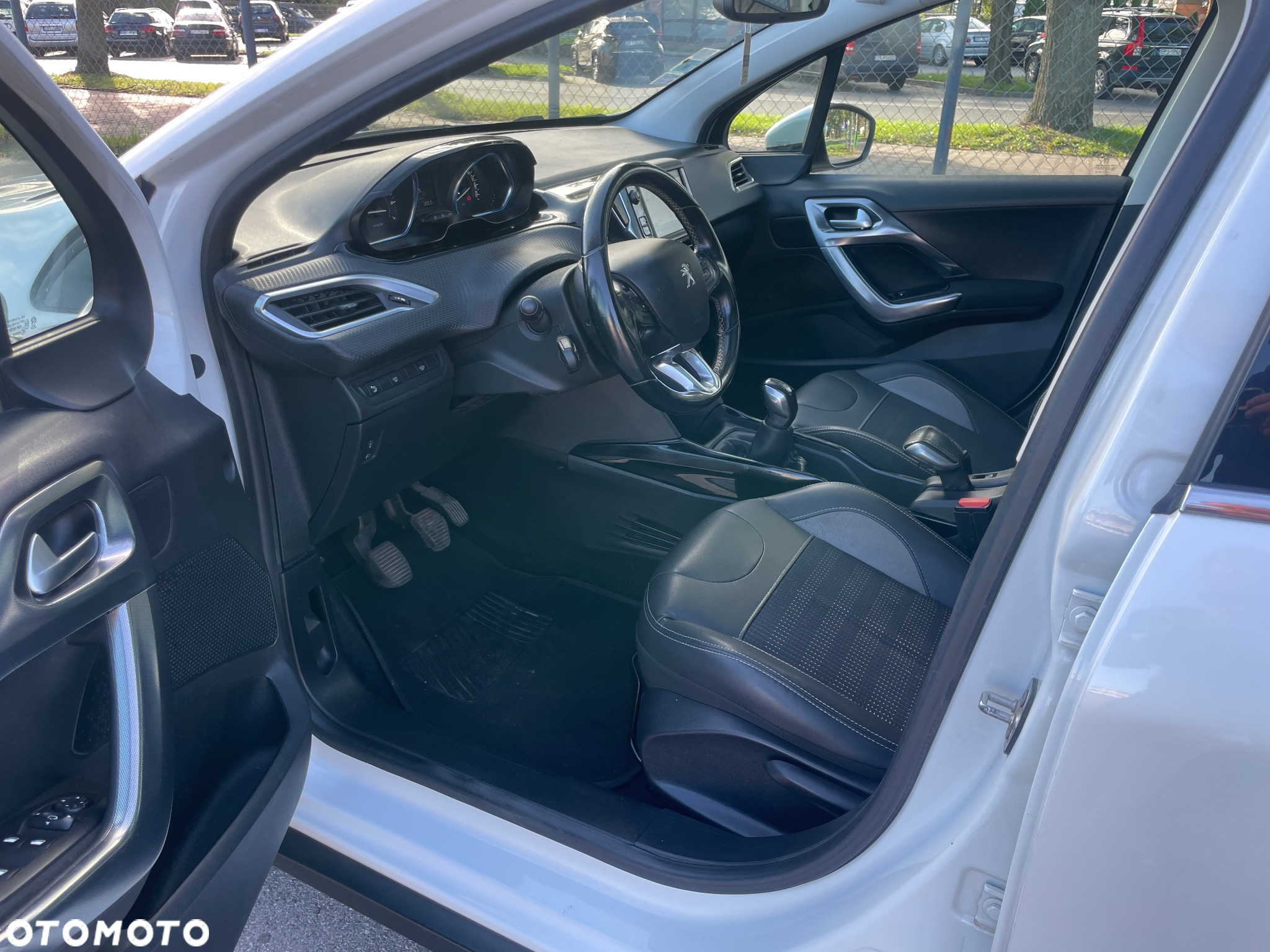 Peugeot 2008 PureTech 110 Stop&Start Style - 16