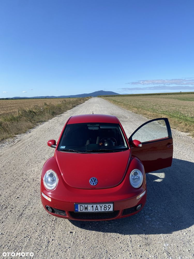Volkswagen New Beetle - 1