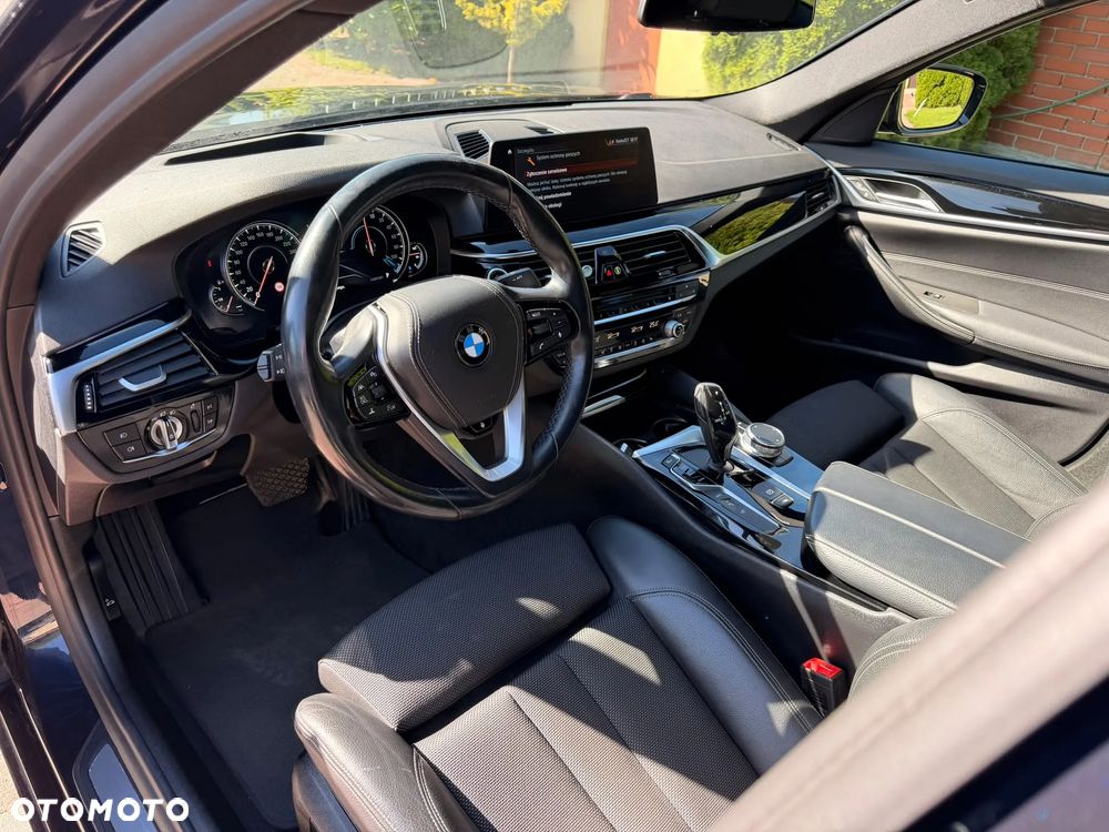 BMW Seria 5 530e iPerformance xDrive - 14