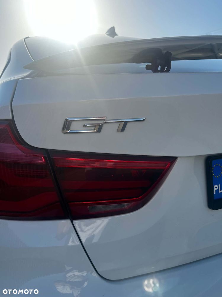 BMW Seria 3 318d Luxury Line - 12