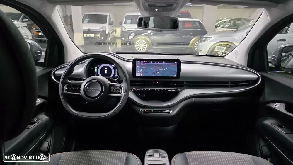 Fiat 500e 42kWh ICON — fotografia 8