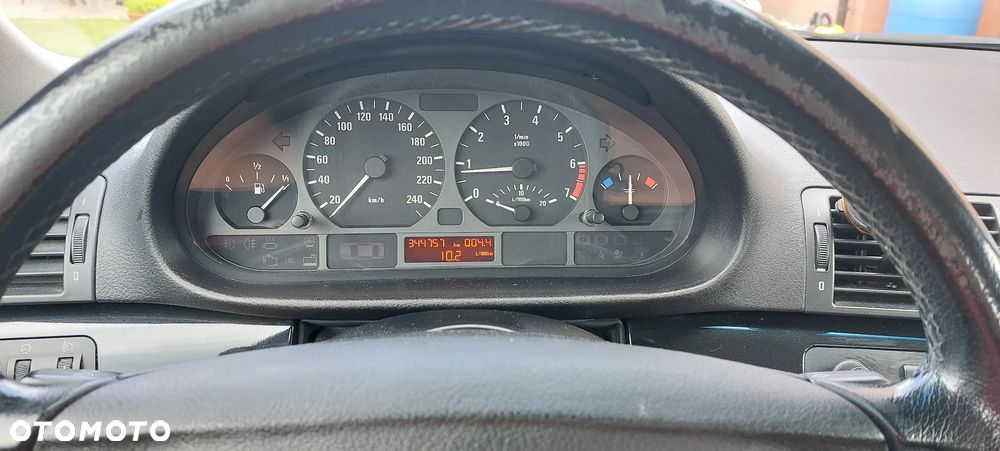 BMW Seria 3 323i - 7