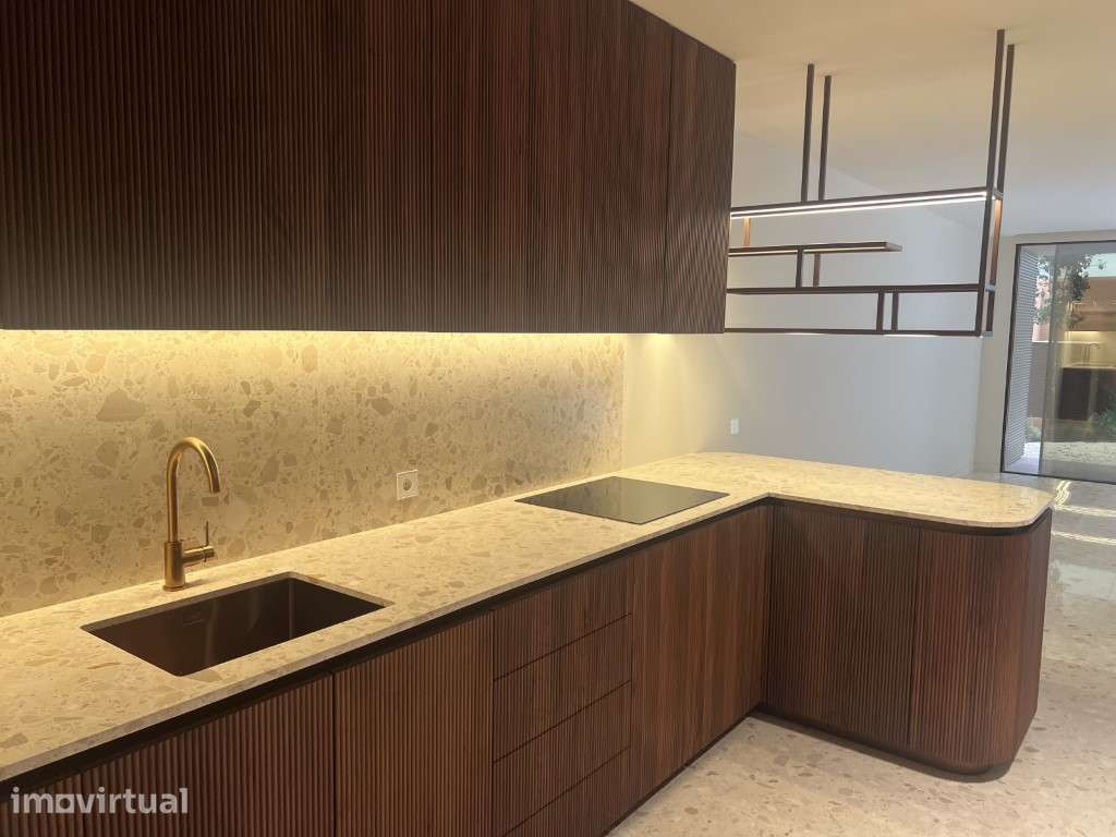 Apartamento T2 Novo com Jardim Privativo na Foz - Grande imagem: 2/14