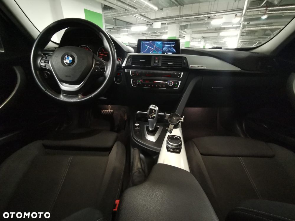 BMW Seria 3 330d Sport-Aut Blue Performance - 17