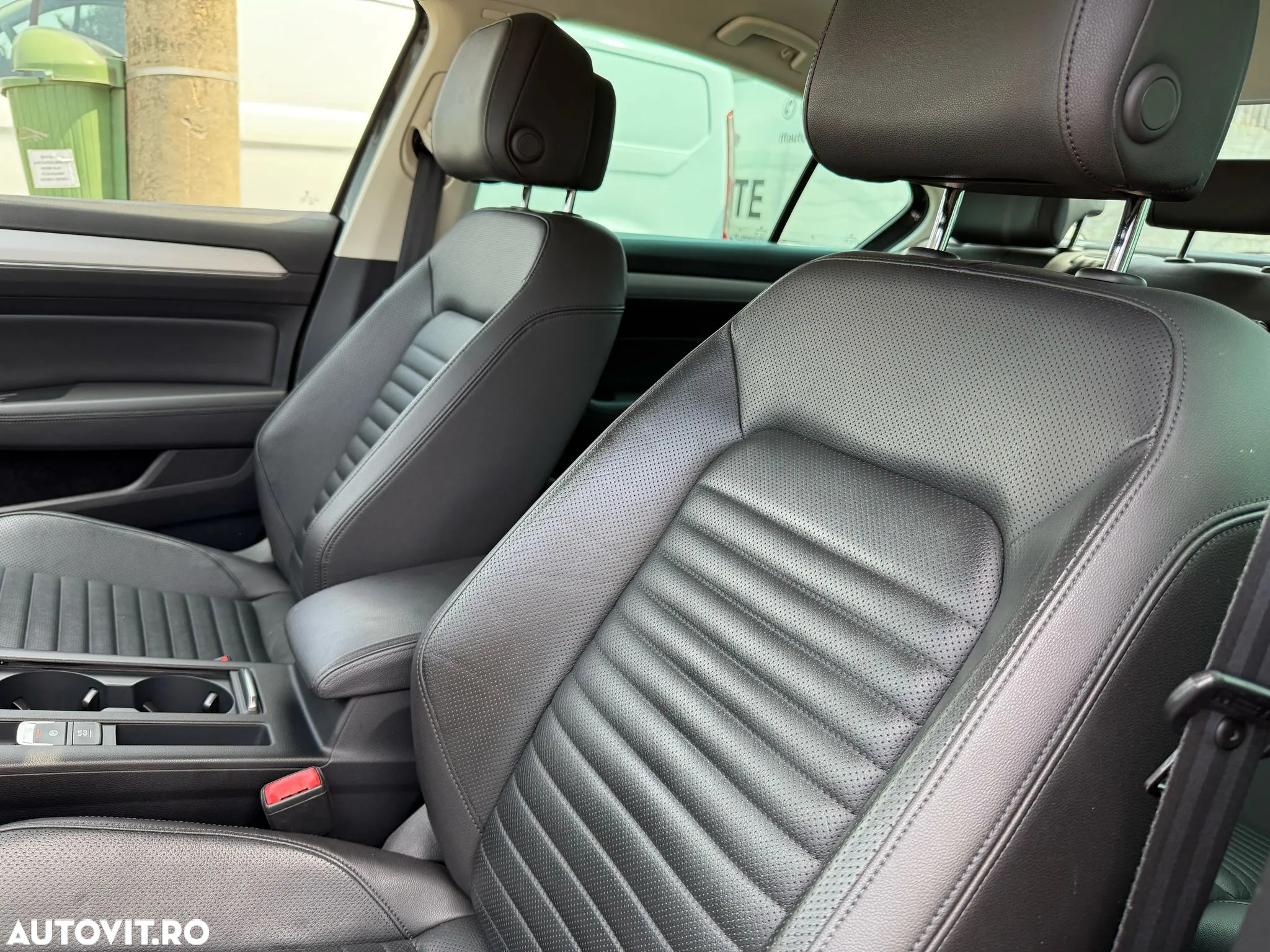 Volkswagen Passat 2.0 TDI Highline - 16