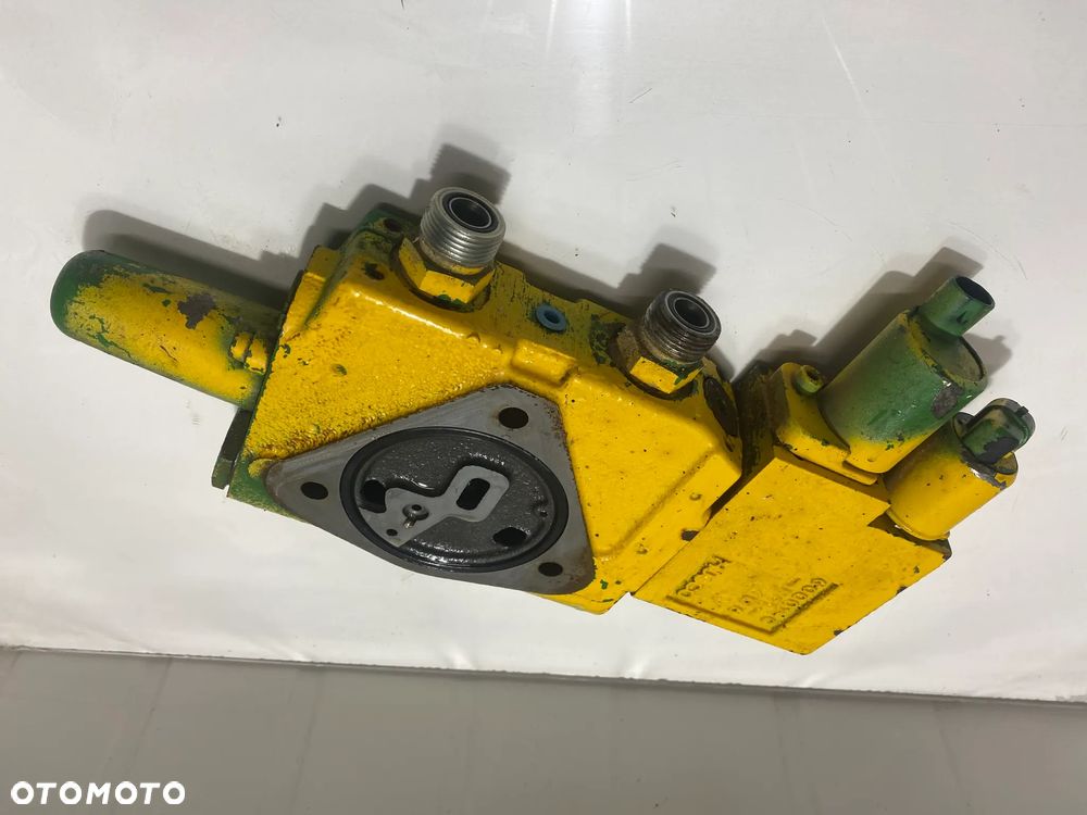 ZAWÓR/SEKCJA HYDRAULCZNA  RE216049, RE239129, RE267758 -   JOHN DEERE 7930 - 2