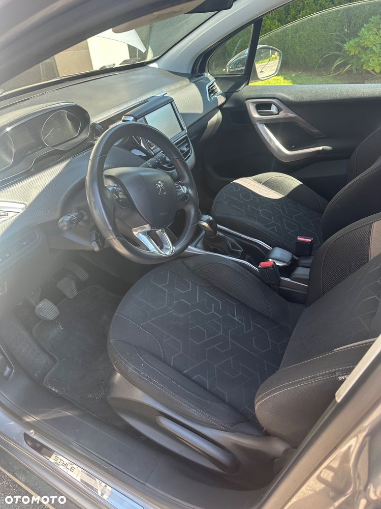 Peugeot 2008 1.2 Pure Tech Active S&S - 2