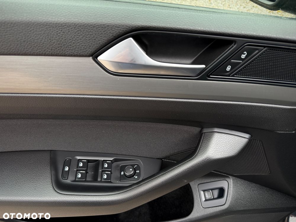 Volkswagen Passat Variant - 22