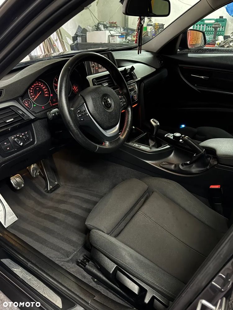 BMW Seria 3 320d - 13