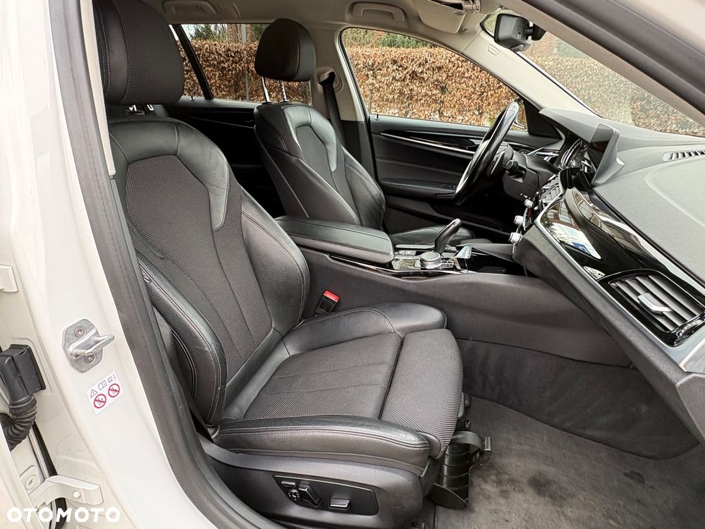 BMW Seria 5 520d xDrive Sport Line sport - 9