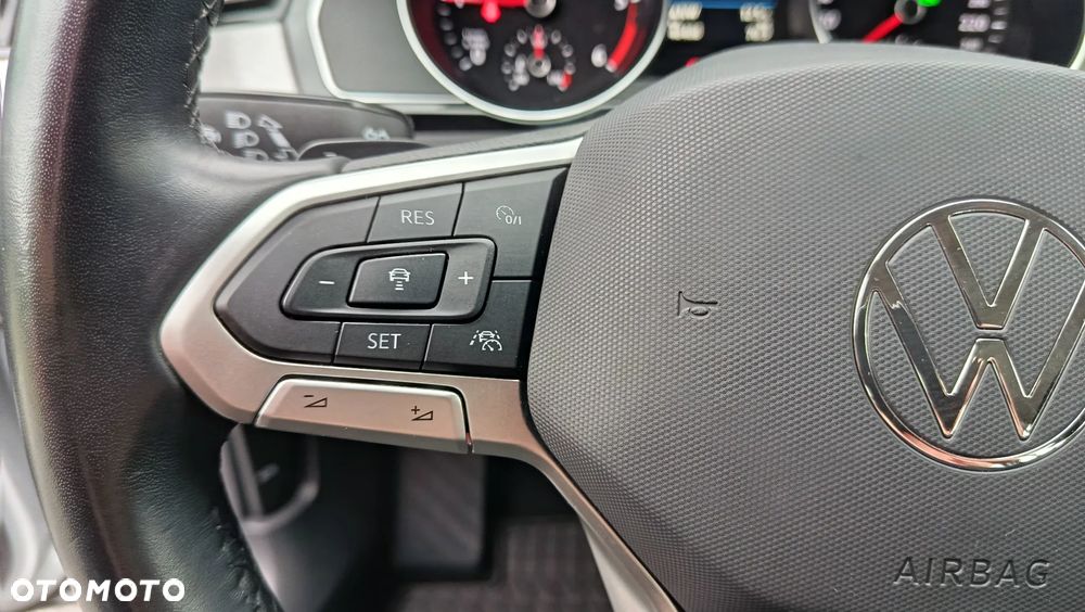 Volkswagen Passat 2.0 TDI SCR DSG - 13