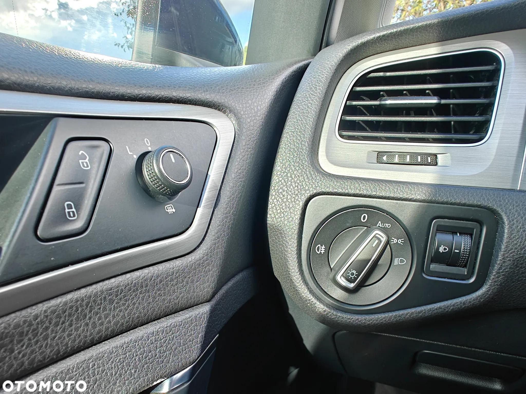 Volkswagen Golf VII 1.6 TDI BMT Comfortline - 25