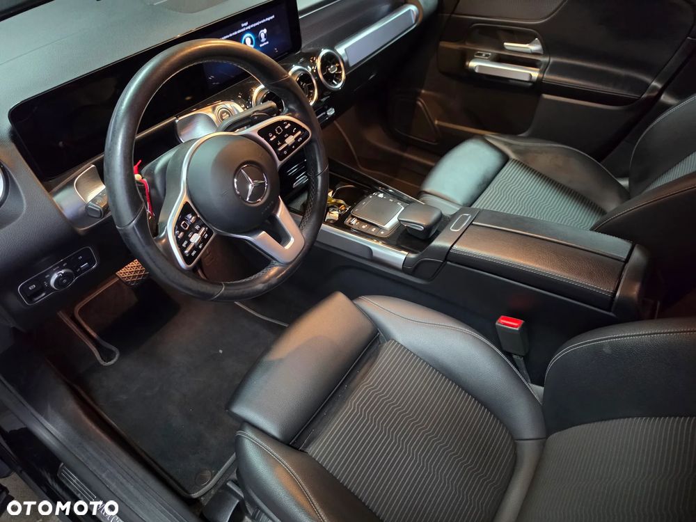 Mercedes-Benz GLB - 22