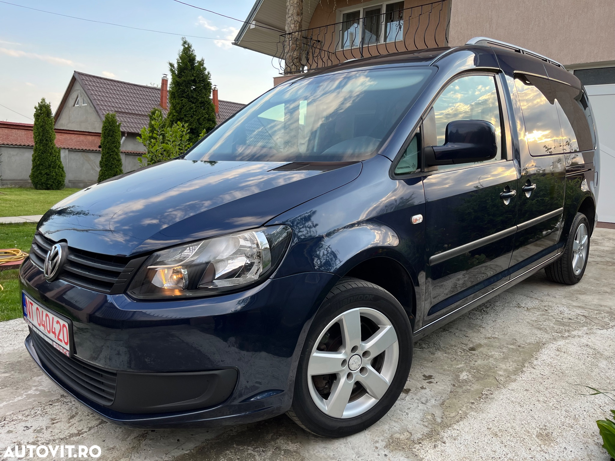 Volkswagen Caddy Maxi 2.0 TDI Comfortline - 2