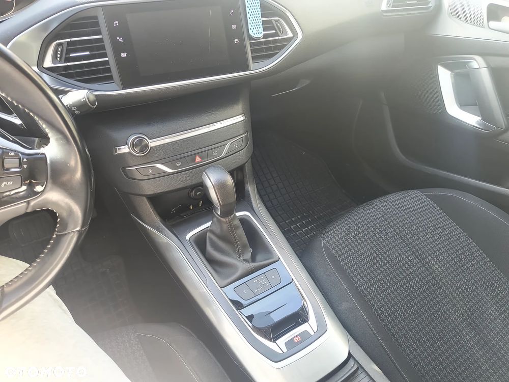 Peugeot 308 BlueHDi FAP 130 EAT6 Stop & Start Allure - 20