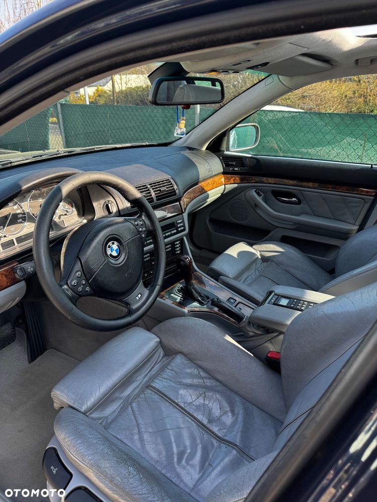 BMW Seria 5 - 10