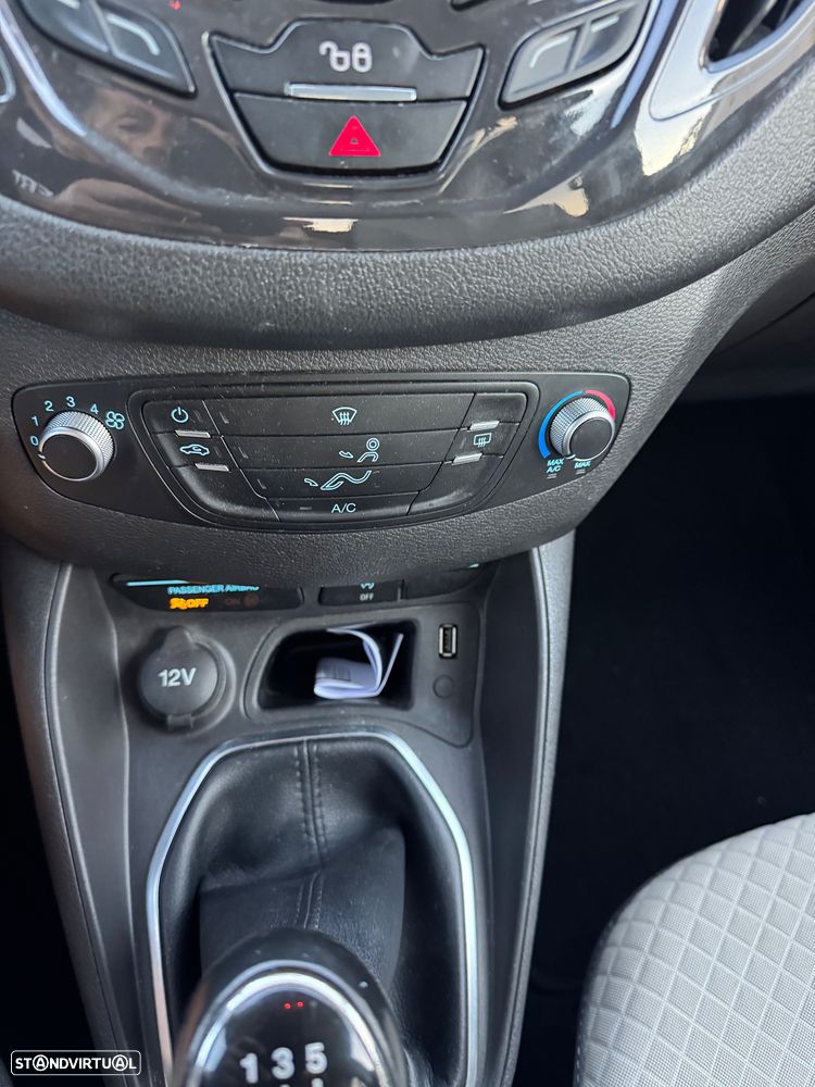 Ford Tourneo Courier - 11