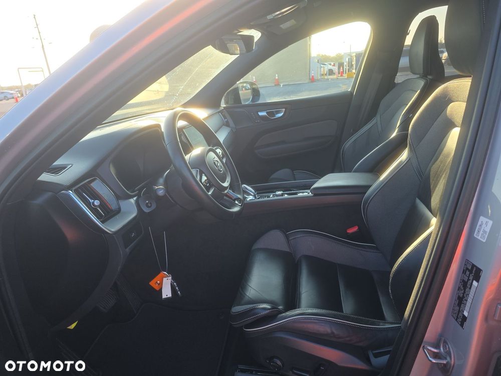 Volvo XC 60 B5 B AWD Ultimate Dark - 7