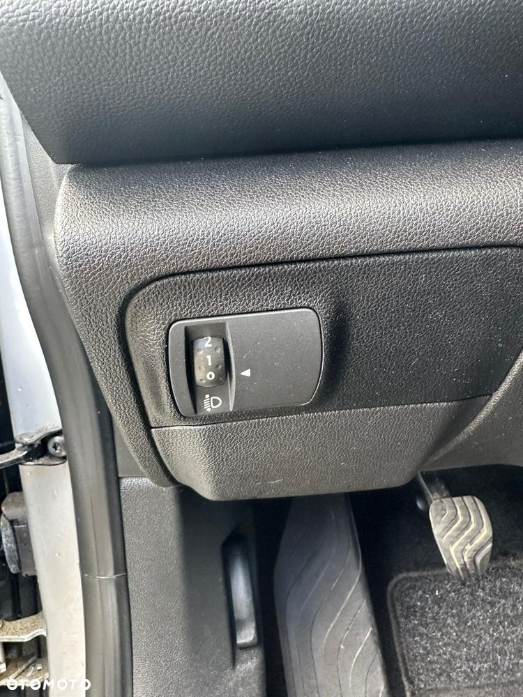 Renault Megane ENERGY TCe 100 LIFE - 17