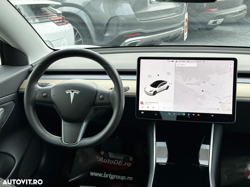 Tesla Model 3 - 11