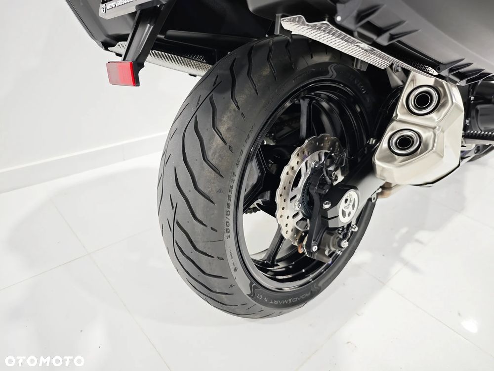 Kawasaki Ninja 1000 SX - 6
