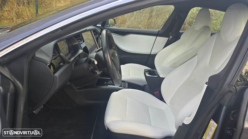 Tesla Model S Long Range - 11