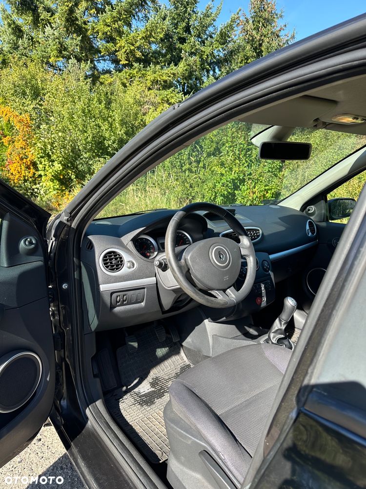 Renault Clio 1.6 16V Expression - 17