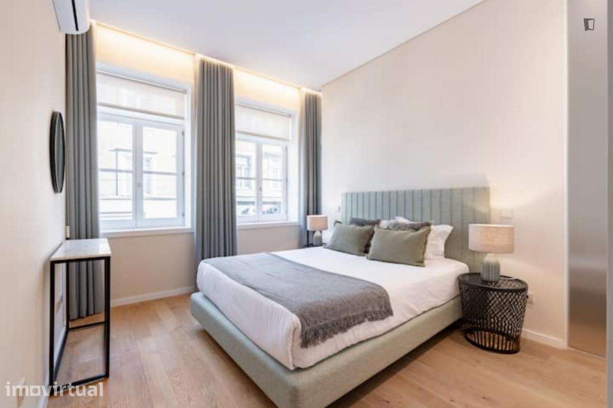 Apartamento com 1 quartos - localizado em Santo Ildefonso Porto - Grande imagem: 2/23