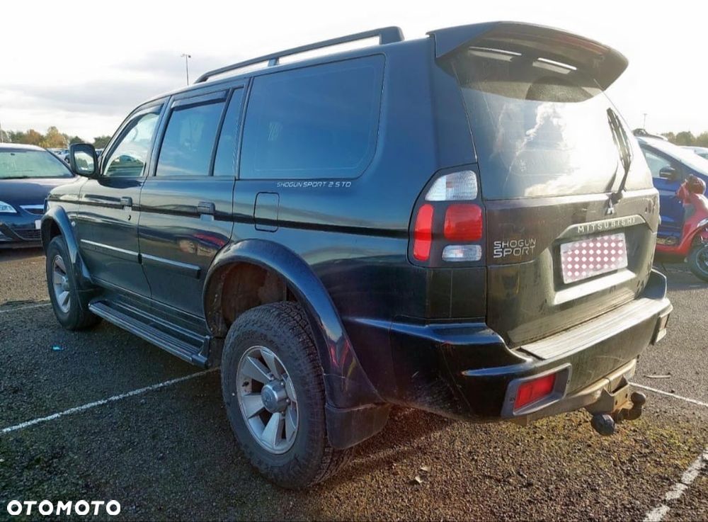 Mitsubishi Pajero Sport 2.5 TD Instyle - 3