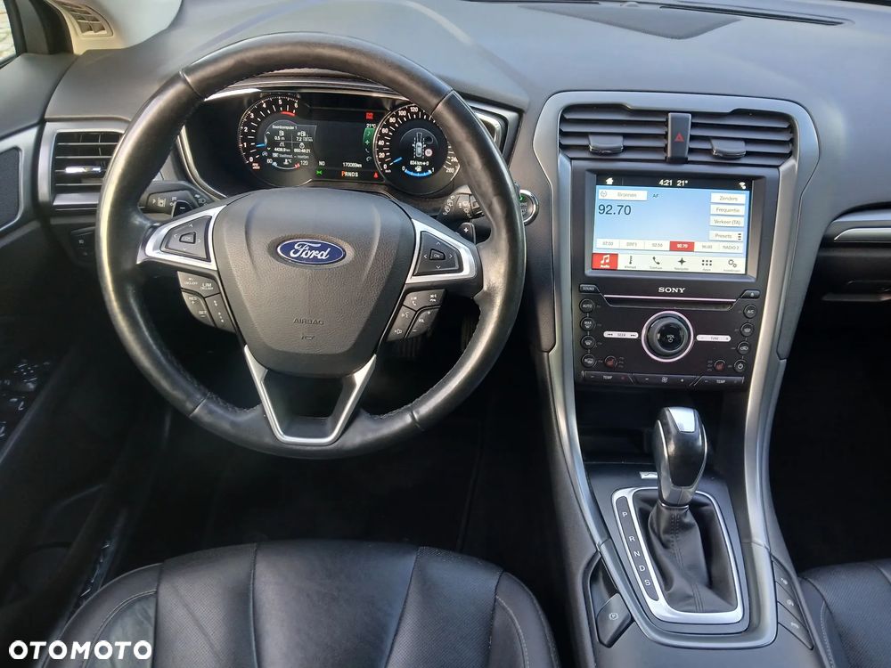 Ford Mondeo - 28
